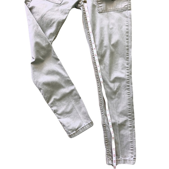 Levi's Women's Too Superlow Skinny Pants - Kaki - Picture 10 of 11